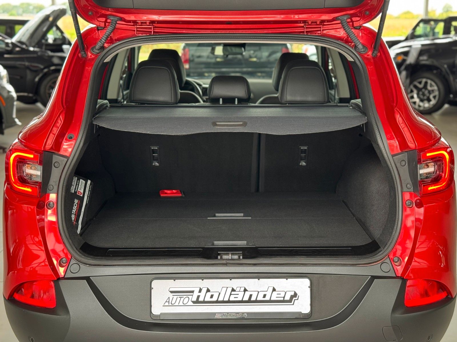 Fahrzeugabbildung Renault Kadjar 1.3 TCe 140 Limited "AHK Kamera DeLuxe"