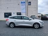 Ford Focus Turnier Cool & Connect, AHK - Ford Focus mit Benzin-Antrieb: Kombi