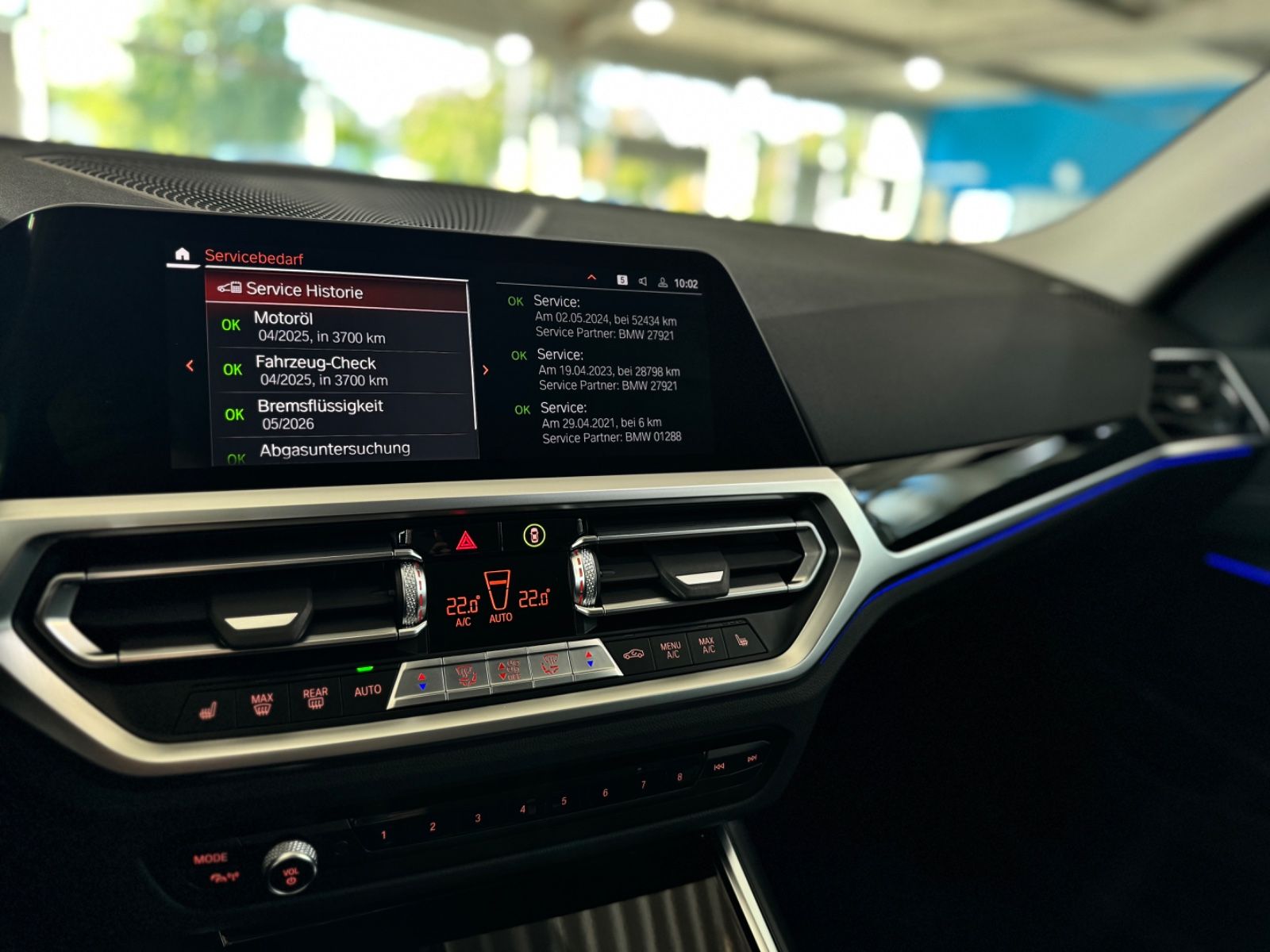 Fahrzeugabbildung BMW 330i xD Sport Line Laser HUD DAB Komfort AHK