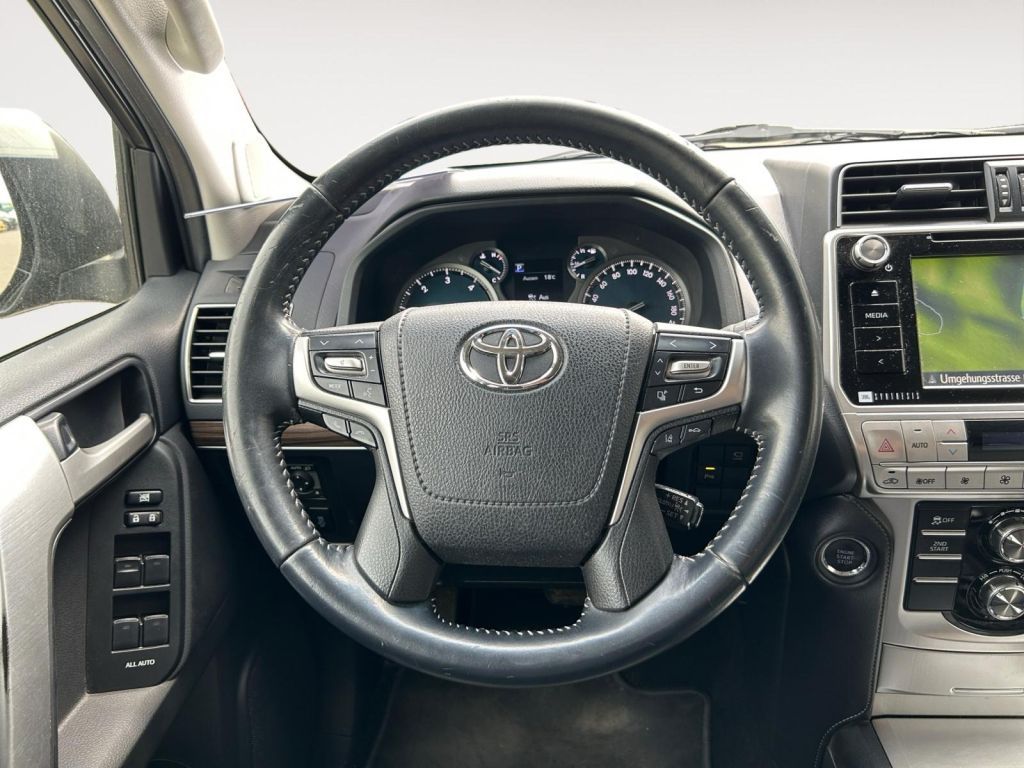 Fahrzeugabbildung Toyota Land Cruiser 2.8 D-4D Automatik Executive