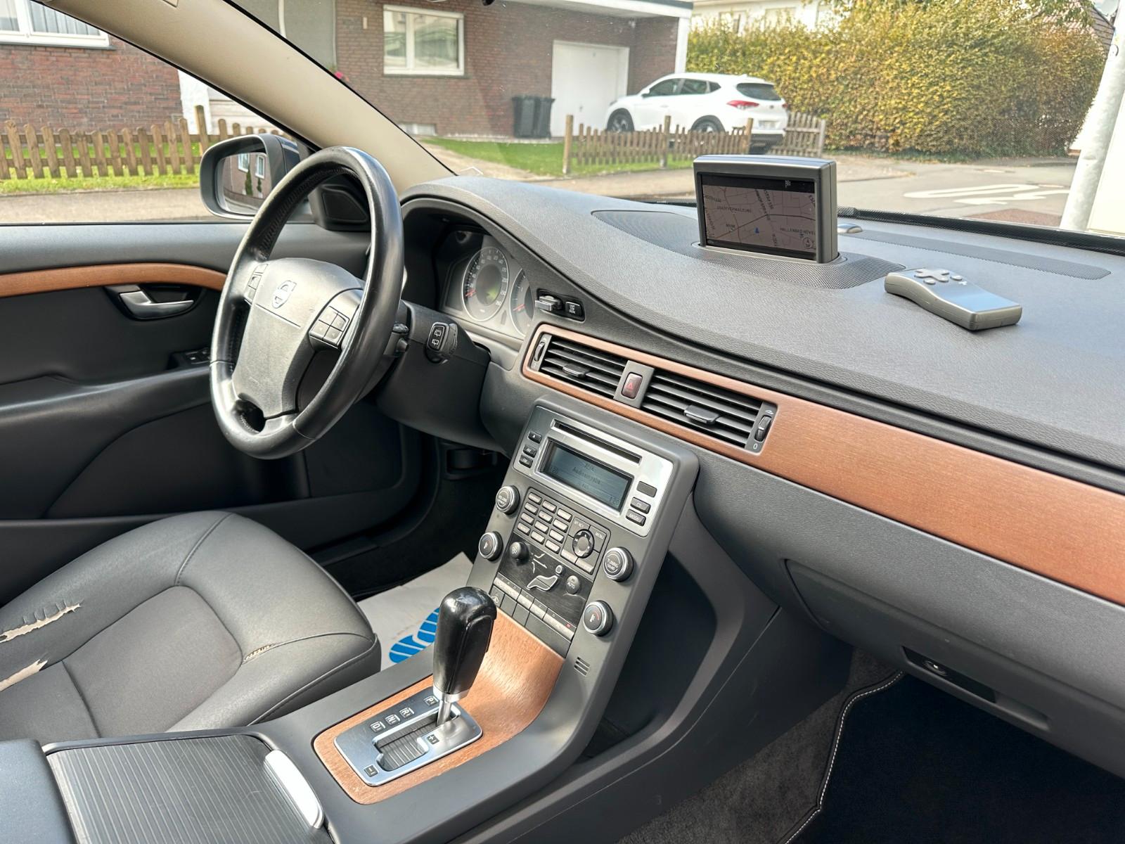 Volvo V70 2007 — photo 8