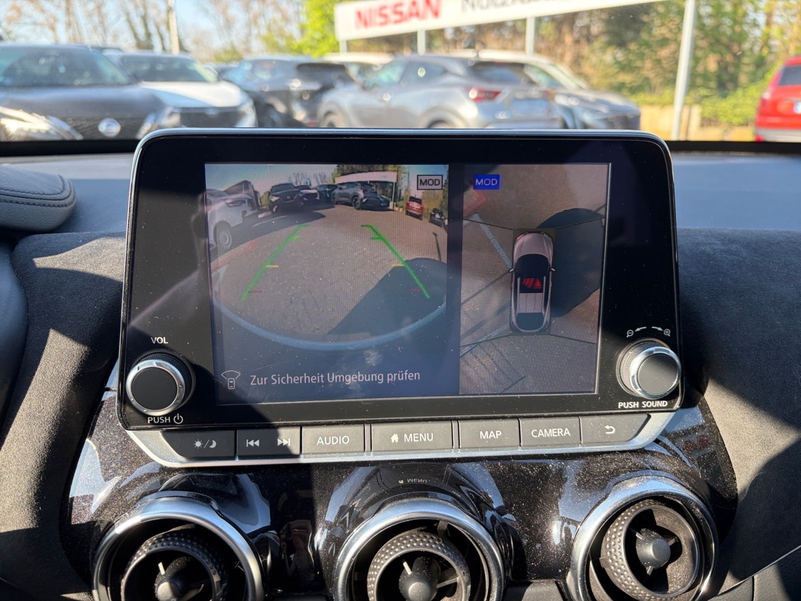 Fahrzeugabbildung Nissan Juke 1.0 DIG-T N-Design *SHZ*NAVI*360°Kamera*BOS