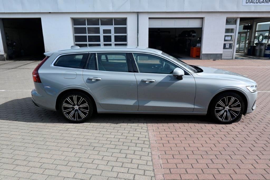 Fahrzeugabbildung Volvo V60 T6 PHEV Essential AWD*AHK*PDC*LHZG*