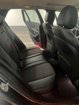 Mercedes-Benz E 220 d 4MATIC T Autom. - - Mercedes-Benz E 220: 4matic