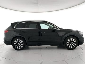 Volkswagen Touareg - 3