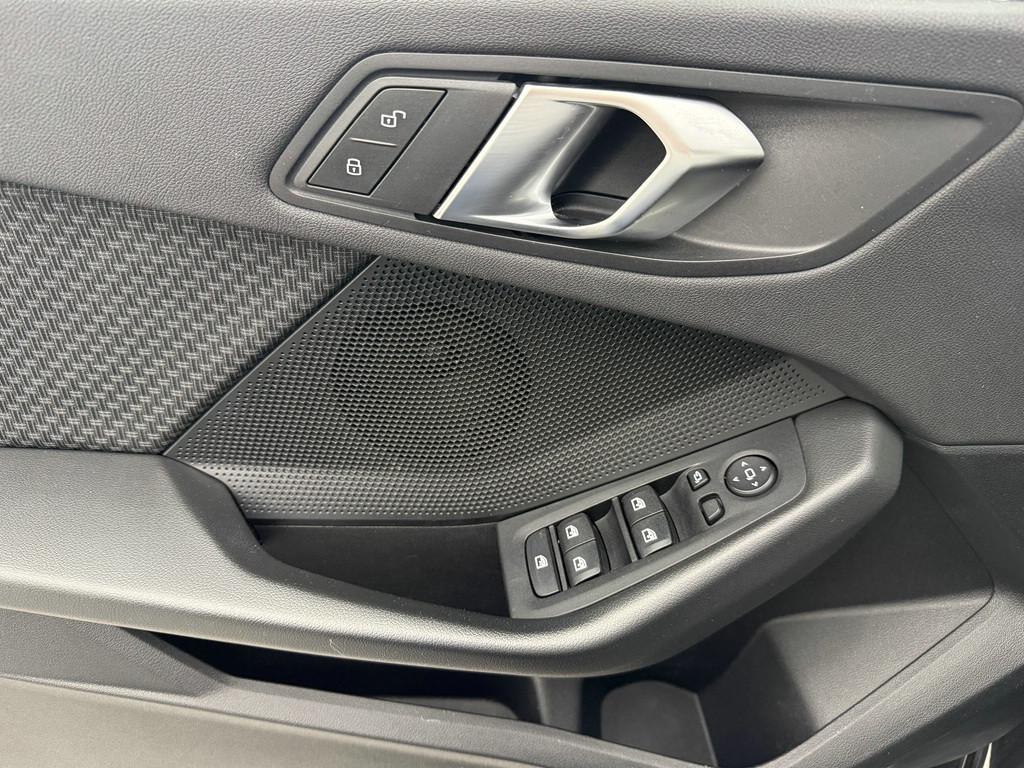 BMW 118 i Advantage, LED, Head-Up, Navi, DAB