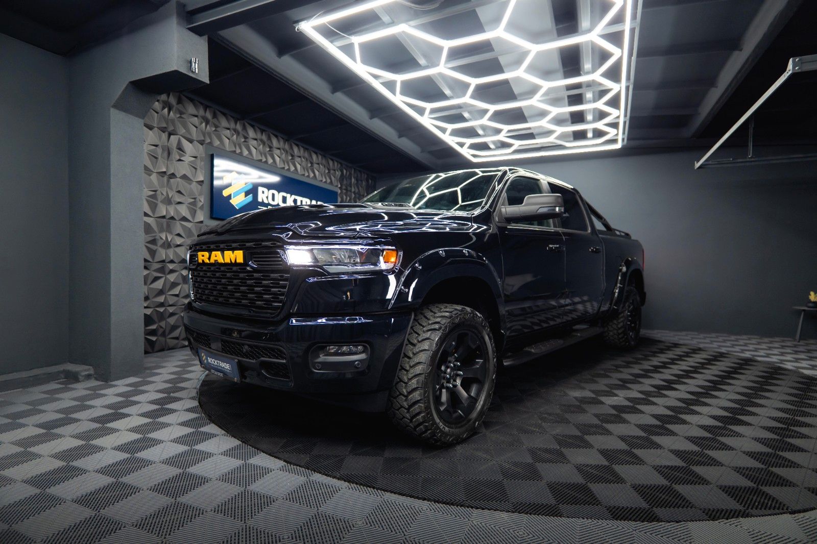 Fahrzeugabbildung Dodge RAM 3.0 MY 25 TWIN TURBO Offroad Night ACC 19%