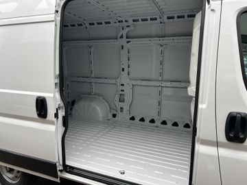 Fotografie 14 des Opel Movano Kasten L2H2 Kamera AHK Allwetter Schwings