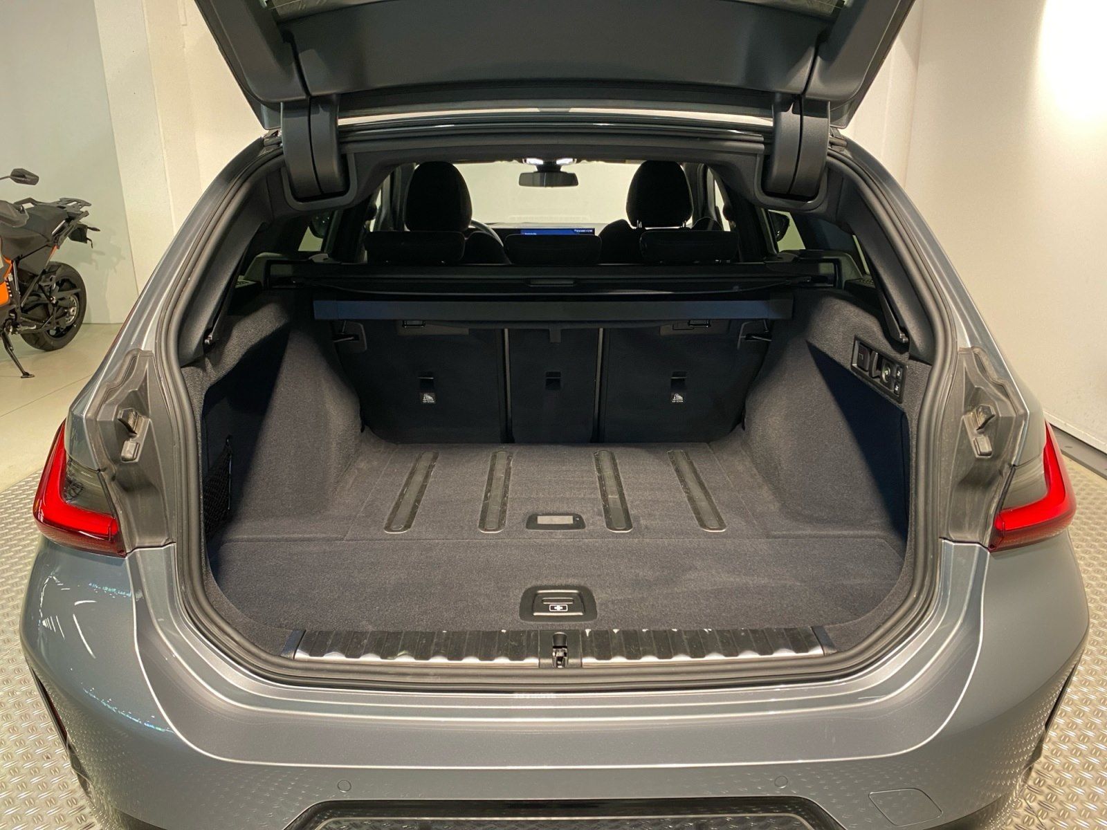 BMW 330 - Bild 15
