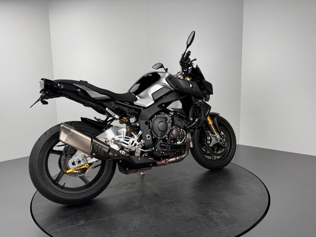 Fahrzeugabbildung Yamaha MT-10 SP *AKRA *1. HAND *SERVICE NEU