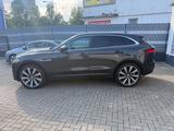 Jaguar F-Pace F-PACE Portfolio AWD - PANAROMA - LEDER - Jaguar F-PACE Portfolio mit Diesel-Antrieb