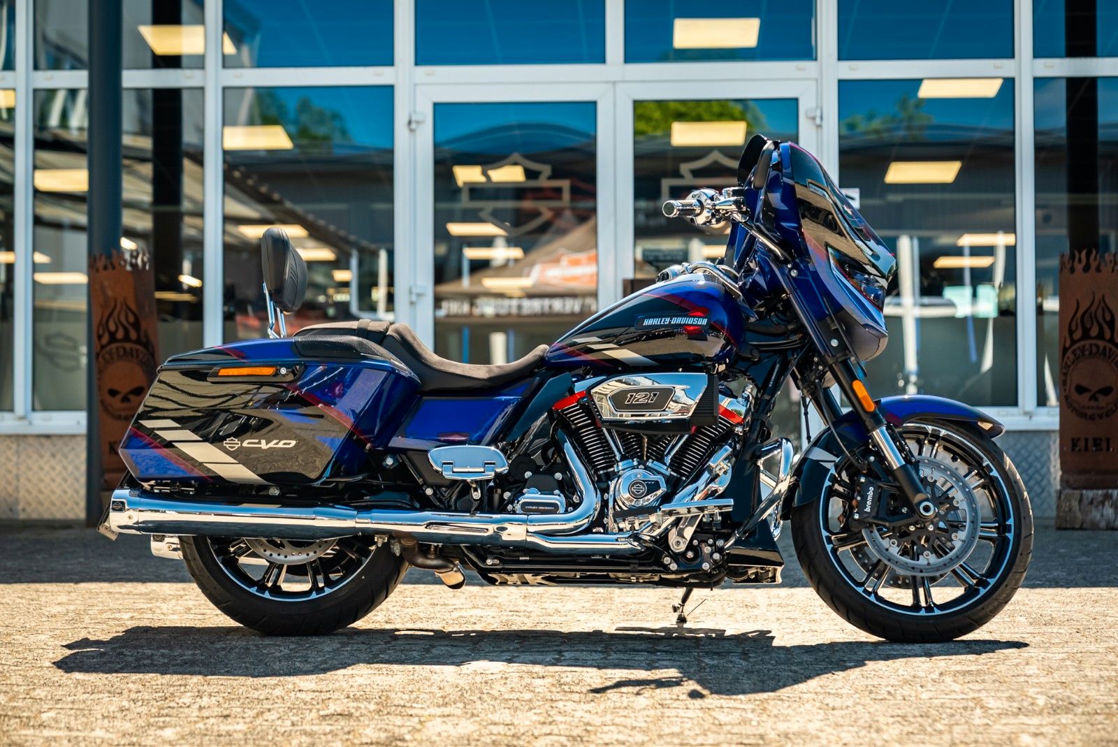 Fahrzeugabbildung Harley-Davidson CVO Street Glide FLHXSE 121 CUI MY25