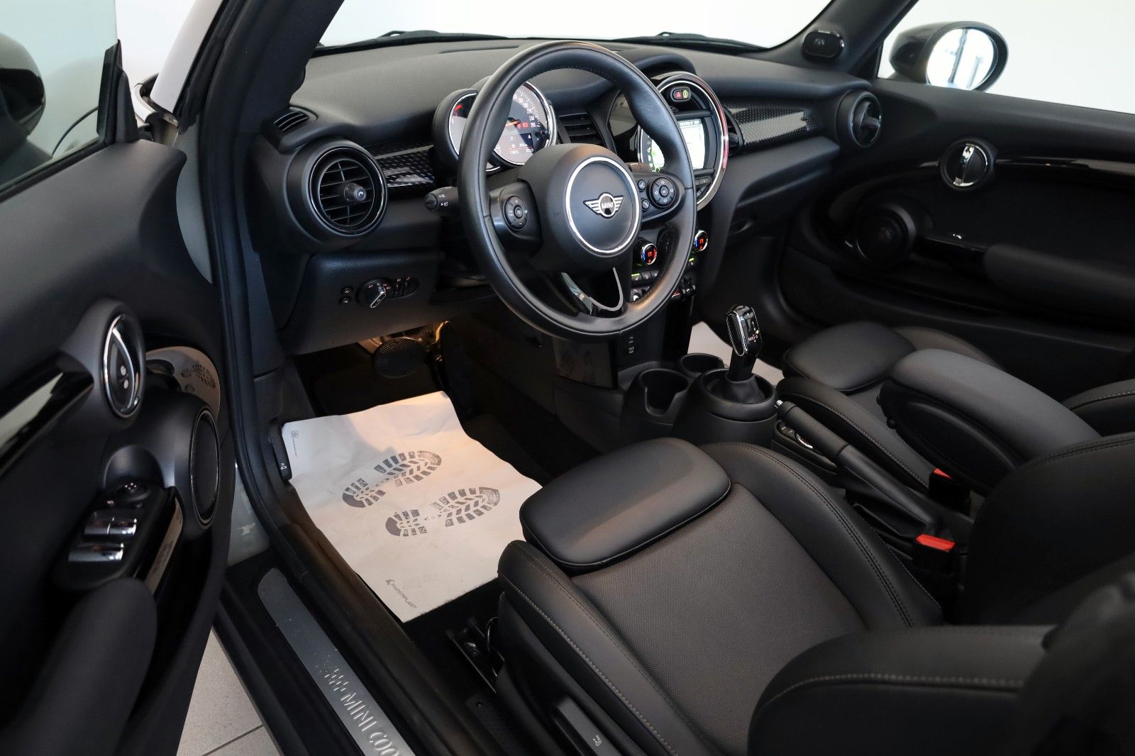 Fahrzeugabbildung MINI Cooper S Cabrio Leder,Navi,LED,Harman/K,Kamera