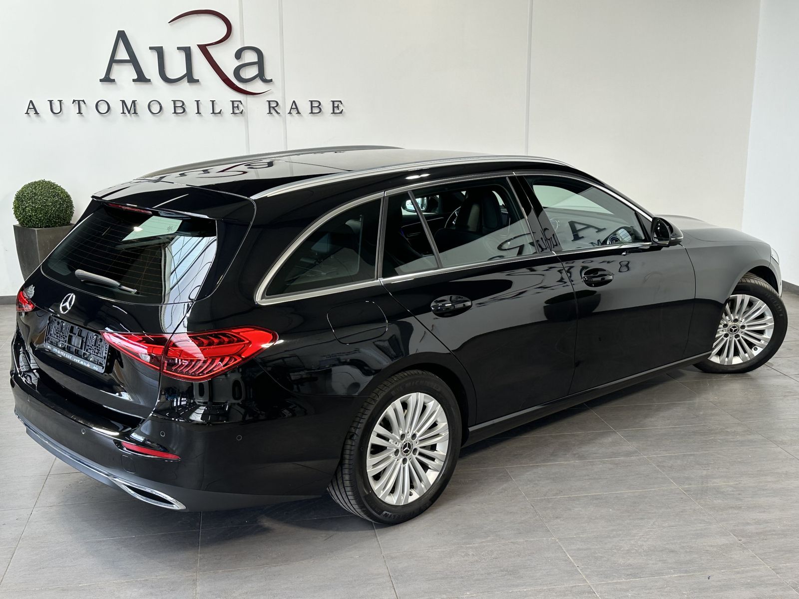 Fahrzeugabbildung Mercedes-Benz C 220d T Avantgarde NAV+LED+KAMERA+AMBIENTE+PARK