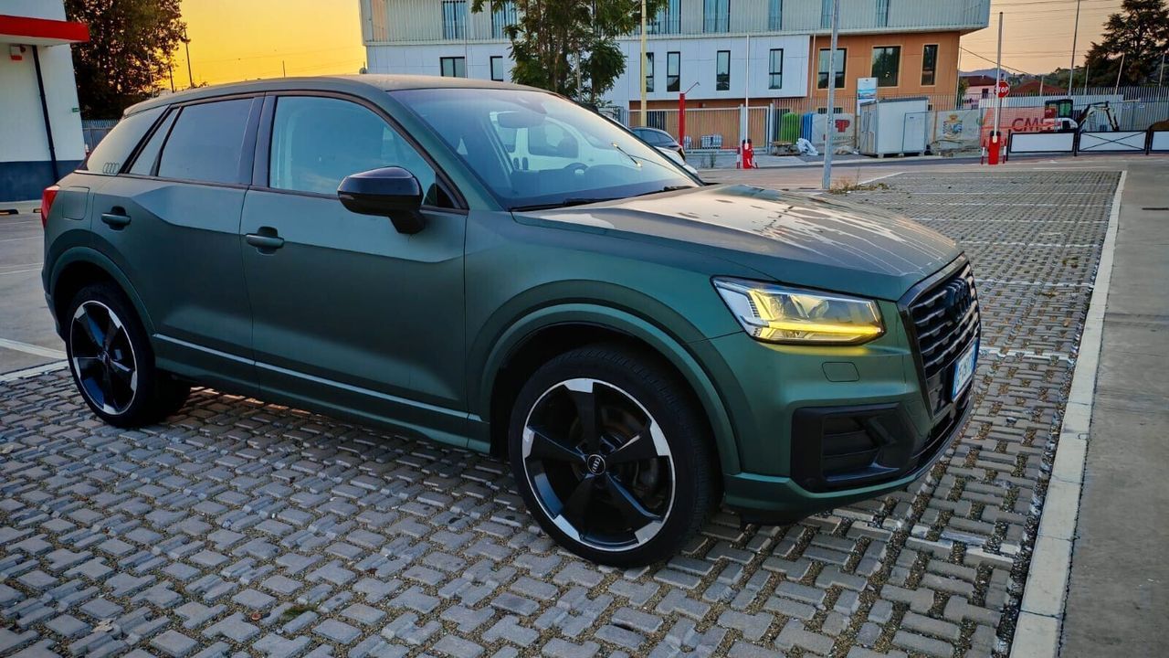 Audi Q2 30 TDI Admired imagem 3
