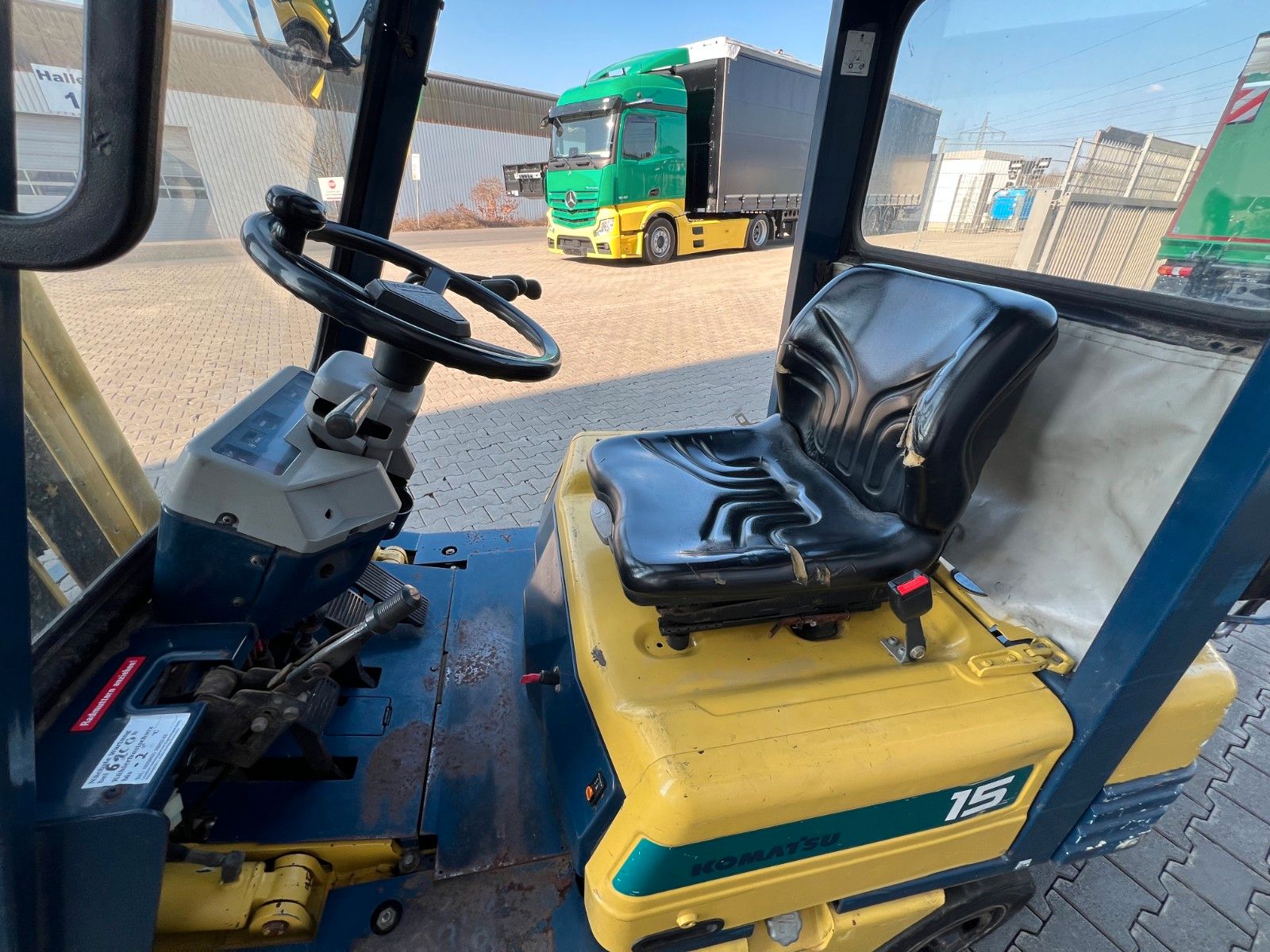 Fahrzeugabbildung Komatsu FG15T-15 / Gas / 1995 /