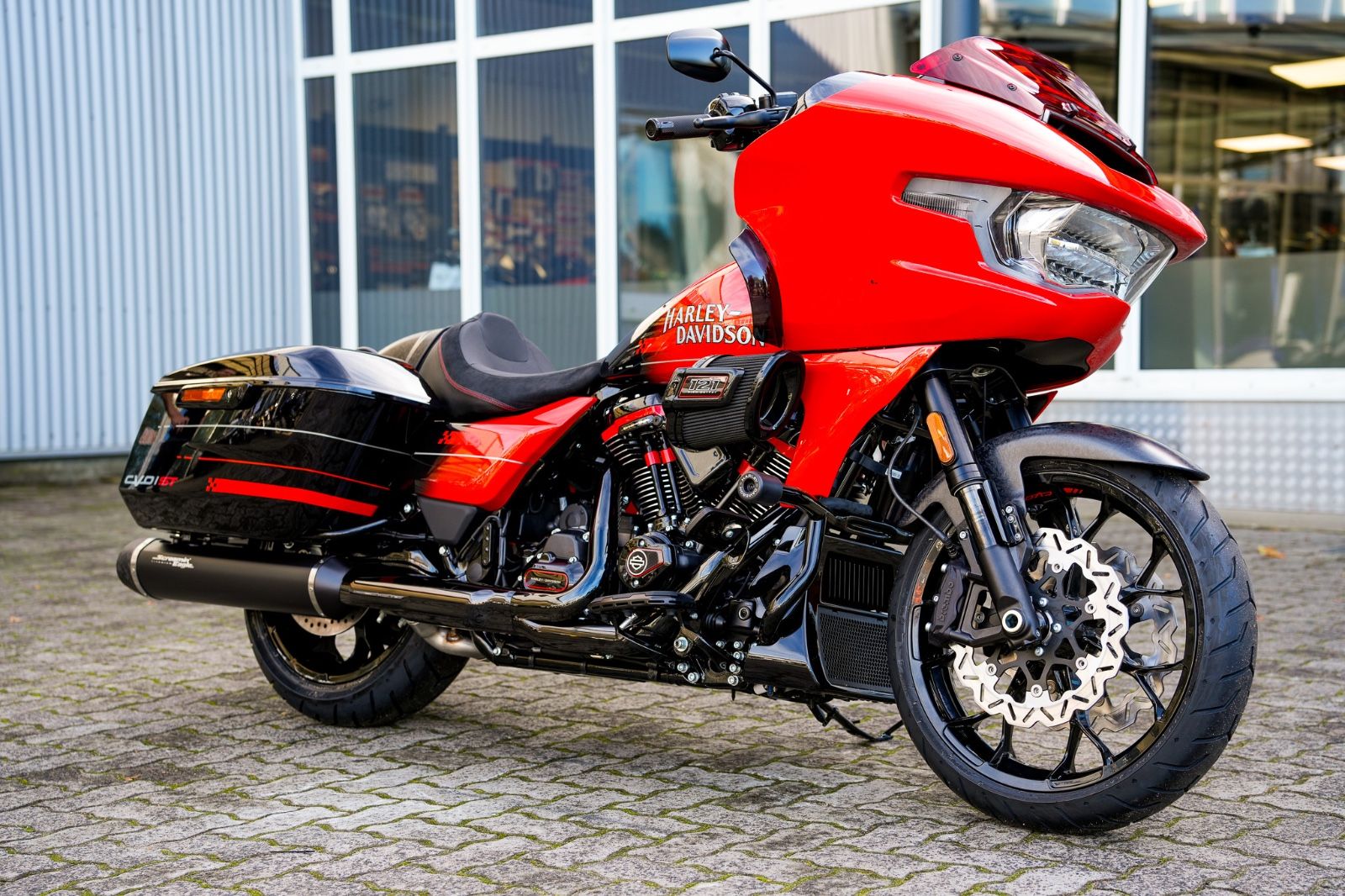 Fahrzeugabbildung Harley-Davidson CVO Road Glide  FLTRXSTSE 121 cui MY 26