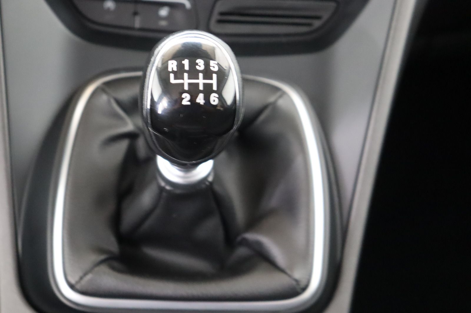 Fahrzeugabbildung Ford Grand C-Max 1.0 Cool & Connect * Navi * SHZ HU/A