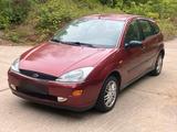 Ford Focus Sedan | 1.8 | Benzin - Ford Focus: Sedan