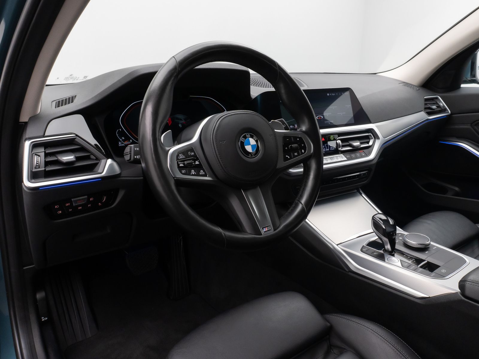 Fahrzeugabbildung BMW 320d Sport Line Kamera Laser HUD DAB HiFi Komfor