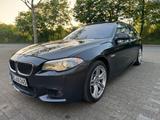 BMW 530d xDrive Touring M Sportp Keyl,Pano,Softc - BMW 530 Gebrauchtwagen Bmw530d