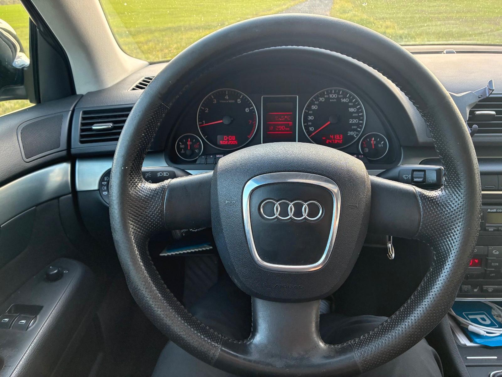 Audi A4 2005 — photo 6