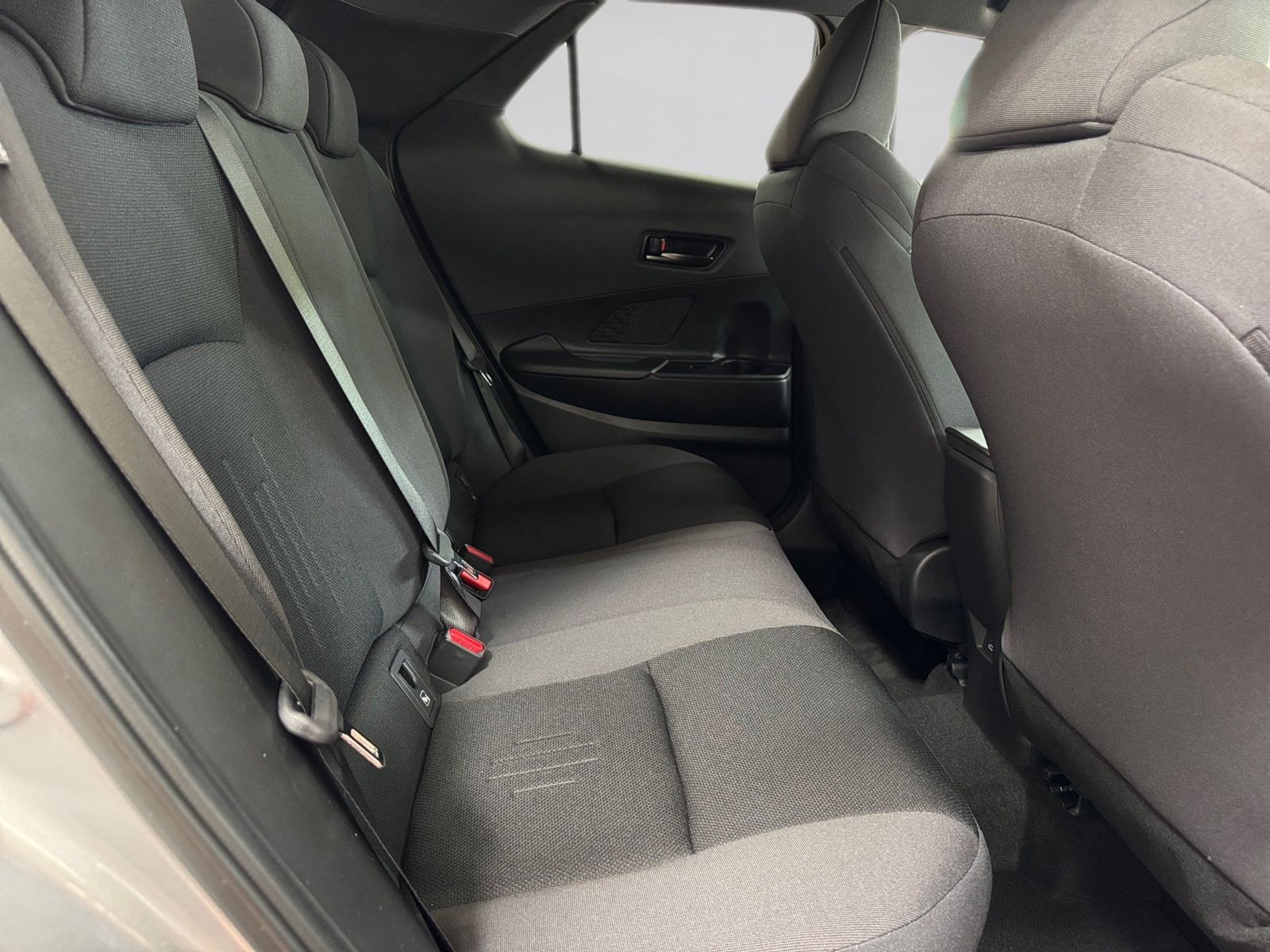 Fahrzeugabbildung Toyota C-HR 2.0 Teamplayer Technik-Paket KlimaA,LED,Nav