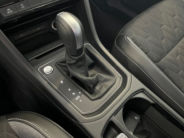 Fahrzeugabbildung Volkswagen Touran 1.5 TSI DSG GOAL IQ.LIGHT GJR KAMERA NAVI
