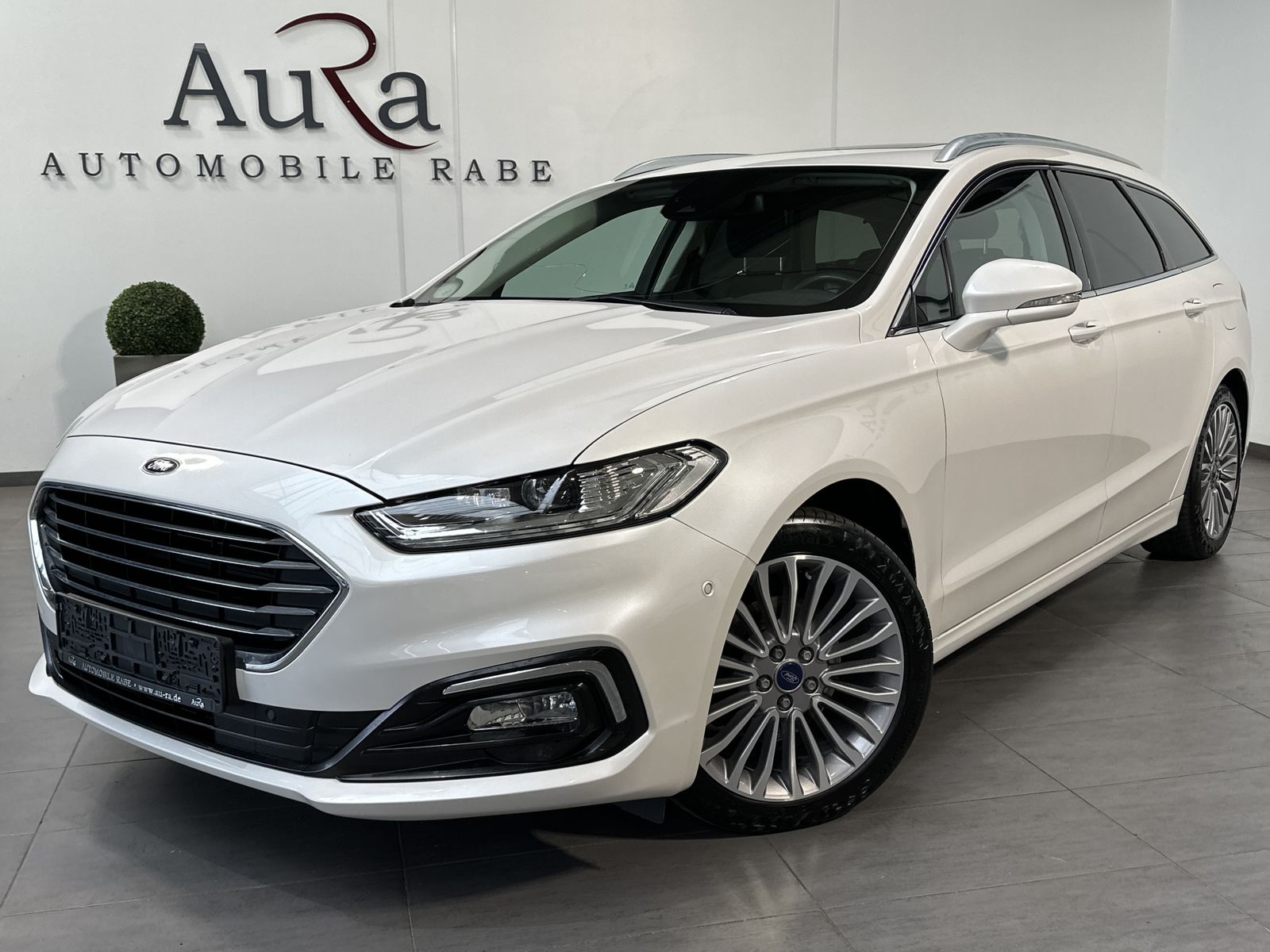 Fahrzeugabbildung Ford Mondeo Turnier 2.0 EB Aut. Titanium NAV+LED+PANO