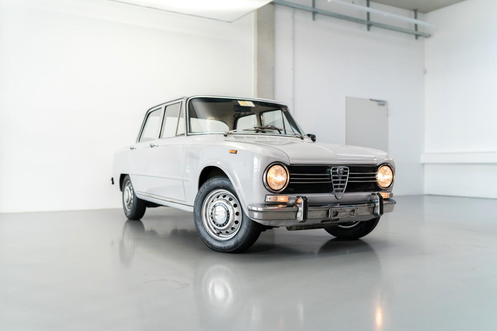Alfa Romeo Giulia 1300 Super