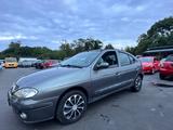 Renault Megane Classic RT 1.6 AUTOMATIK/8-FACH/KLIMA/ABS - Renault Megane aus 2000