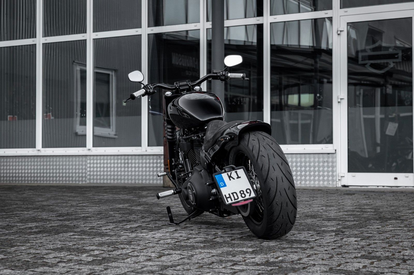 Fahrzeugabbildung Harley-Davidson FXBBS STREET BOB Softail 114 CUI - JEKILL&HYDE
