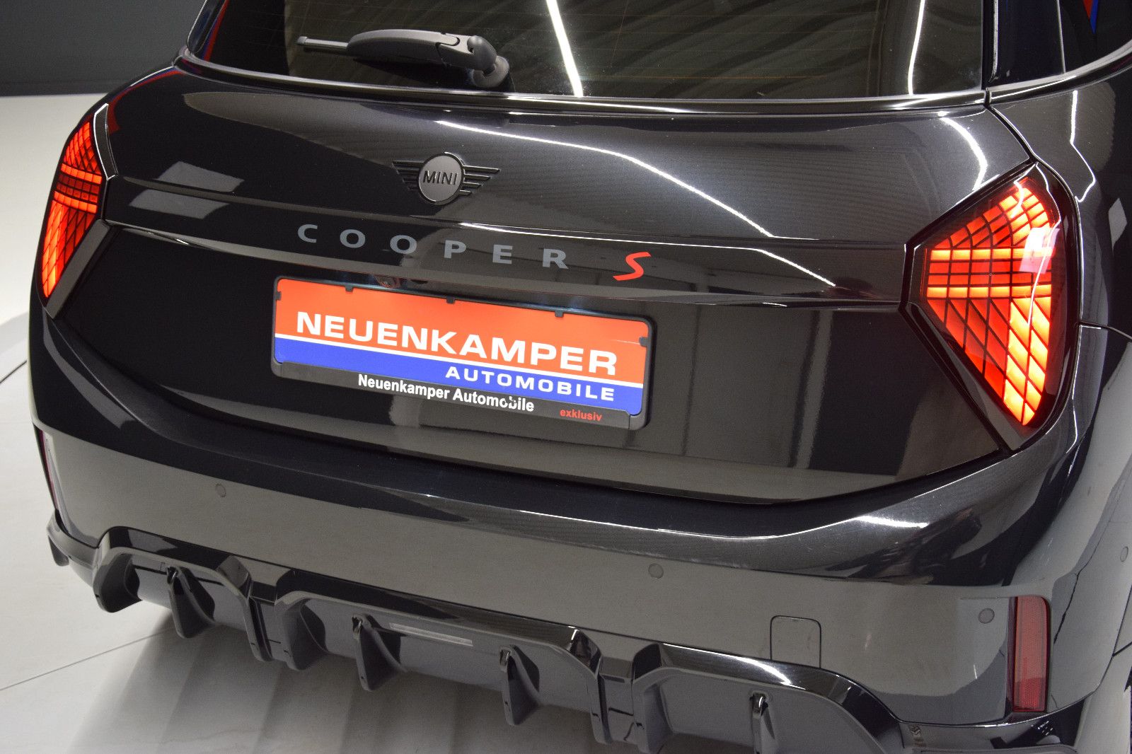 Fahrzeugabbildung MINI Cooper S John Cooper Works Trim 5-Türen Pano HuD