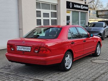 Mercedes E 230 - 4