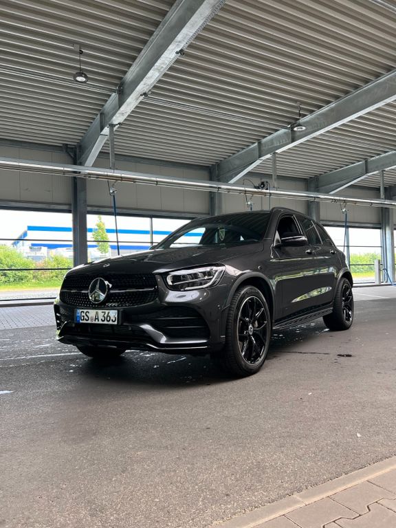 Image of Mercedes-Benz GLC 300