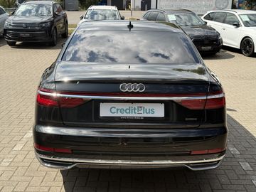 Audi A8 - 8