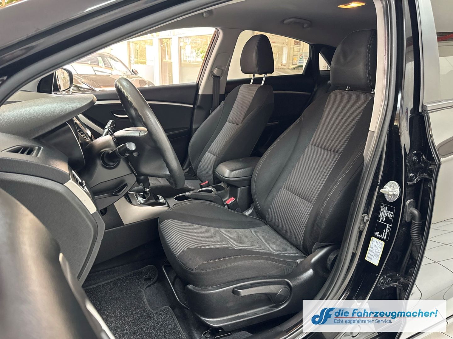 Fahrzeugabbildung Hyundai i30 Classic 1.4 CRDi DPF Alarm Berganfahrass. GA