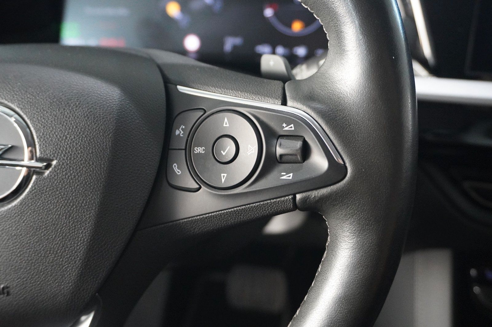 Fahrzeugabbildung Opel Grandland (X) ULTIMATE 4HYBRID NAVI/LED/360°/AHK