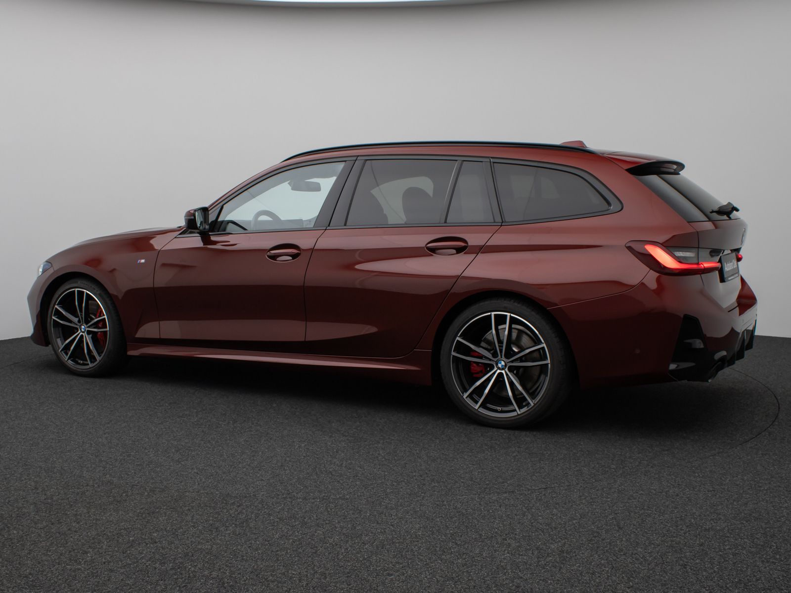 Fahrzeugabbildung BMW 320d M Sport Kamera HUD DAB H/K Komfort 19Zoll