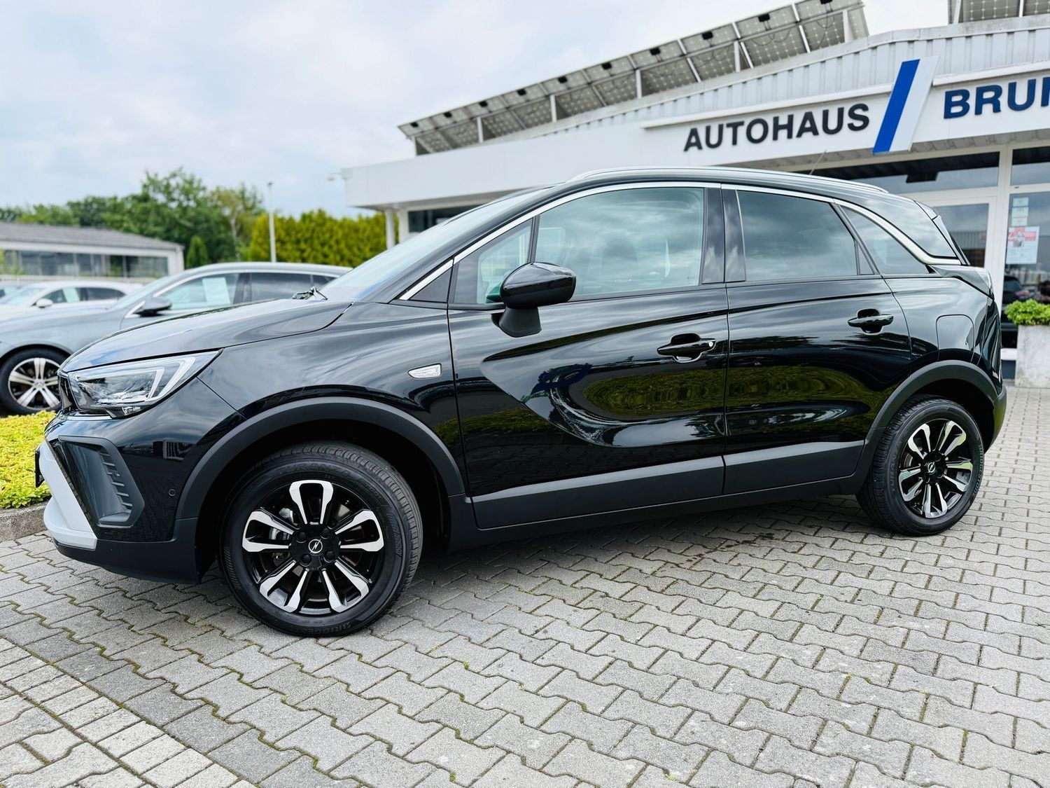 Fahrzeugabbildung Opel Crossland X 1,2 T ELEG., Navi, Panod, LED, RFK,