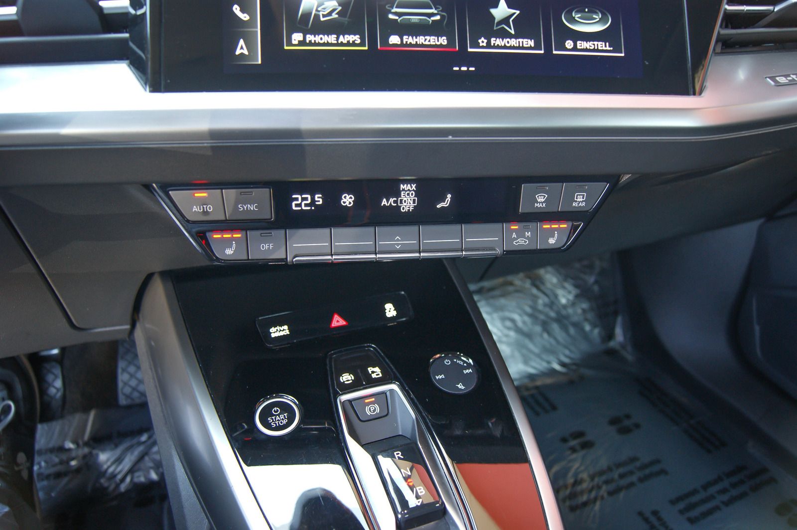 Fahrzeugabbildung Audi Q4 50 e-tron quattro Sportback HEAD-UP KAMERA 19