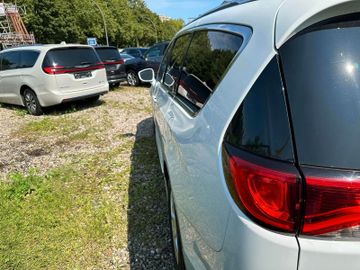 Chrysler Pacifica 3,6 Limited 2020 Unfallfrei + 7 weitere