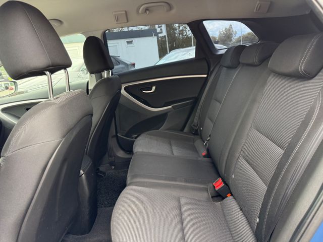 Hyundai i30 cw blue Trend