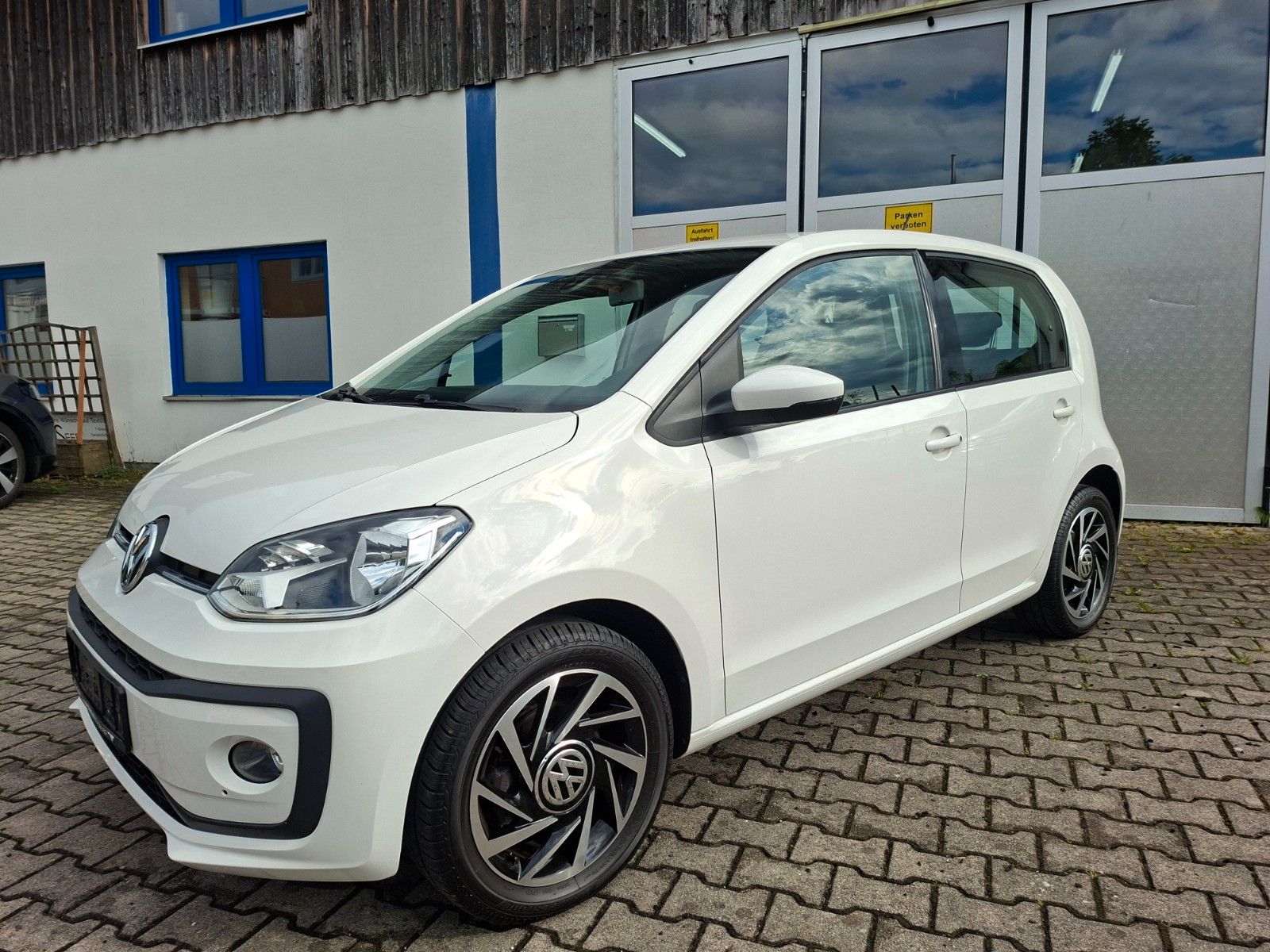 VW up