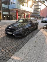 Mercedes-Benz Coupé E 350 4MATIC AMG Top Zustand/Ausstattung