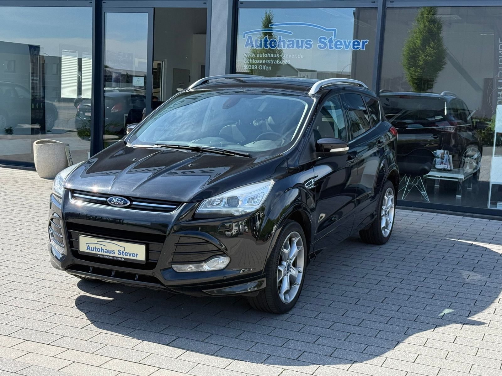 Fahrzeugabbildung Ford Kuga Individual KLIMAAUTO SITZHEIZUNG AHK
