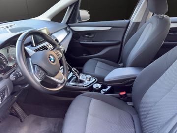 BMW 218 - 11