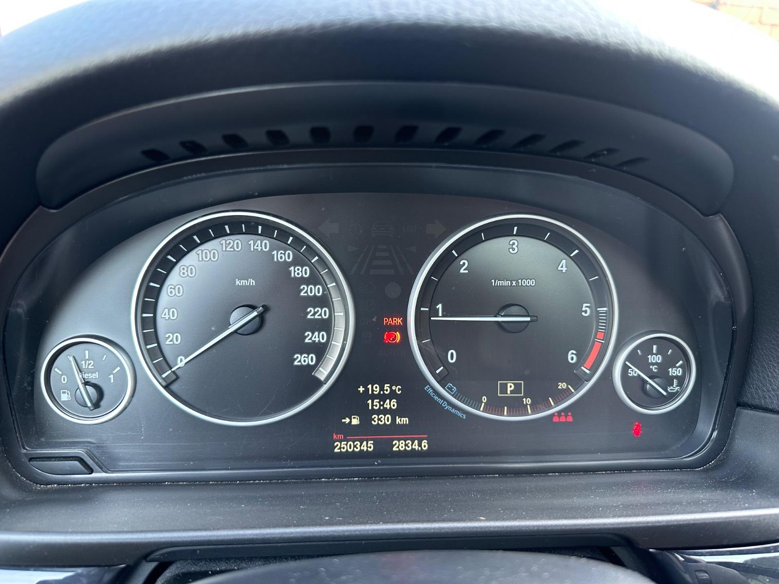 BMW 525 2012 — photo 10