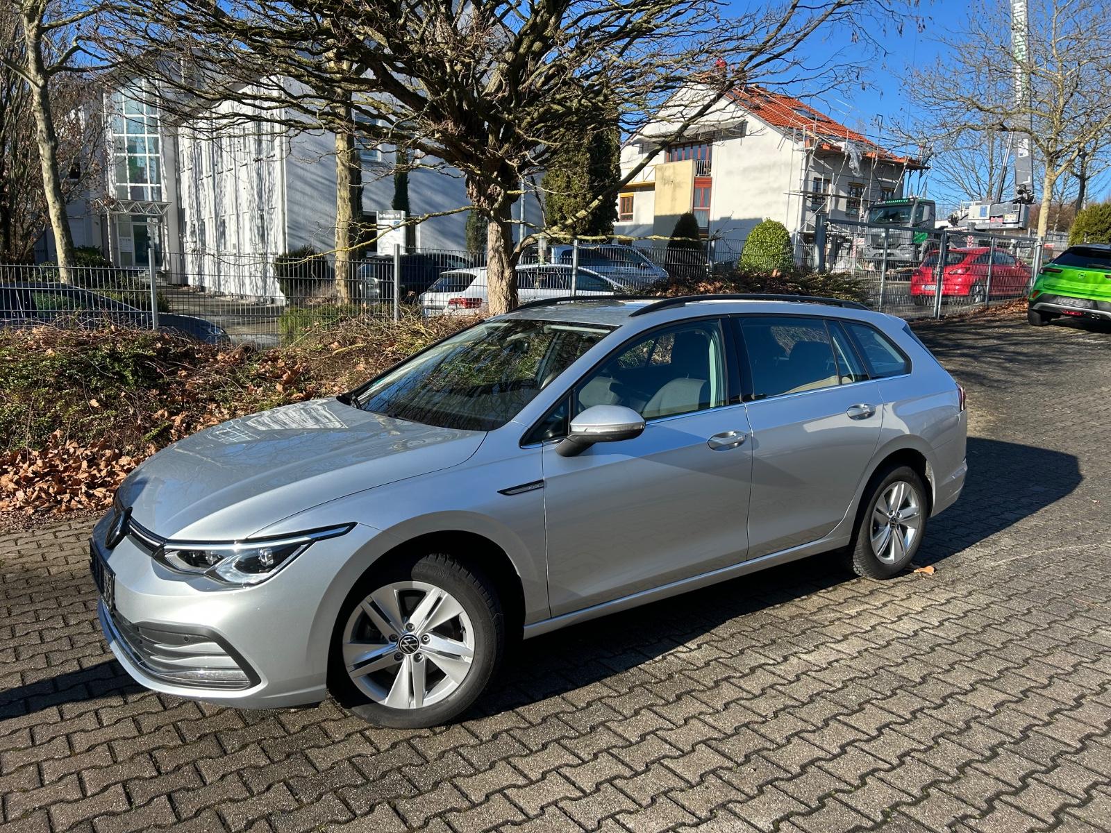 Volkswagen Golf VIII Variant Style eTSI DSG