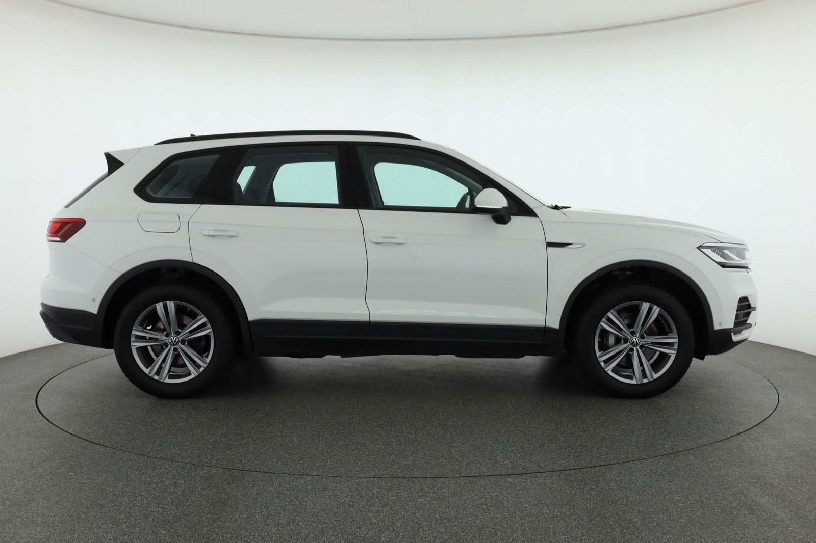 Fahrzeugabbildung Volkswagen Touareg 3.0 TDI  DSG 4Motion Navi ACC AHK